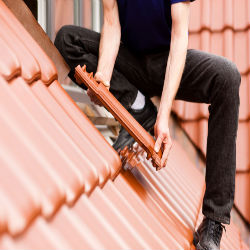 3 Signs You Need to Invest in a New Roof