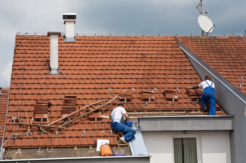 Factors that Influence The Lifespan of Roofing Systems