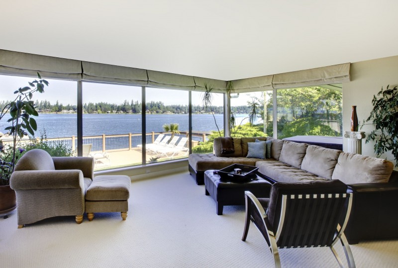 Give Your Home Stylish Windows to Enhance Its Curb Appeal