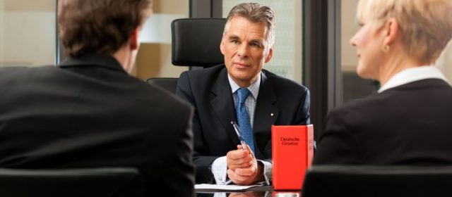 What to Expect When Working with a Conveyancing Service to Acquire Property