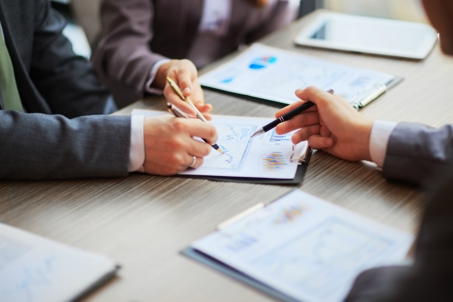 Accountant In Epsom: Advantages Of Hiring
